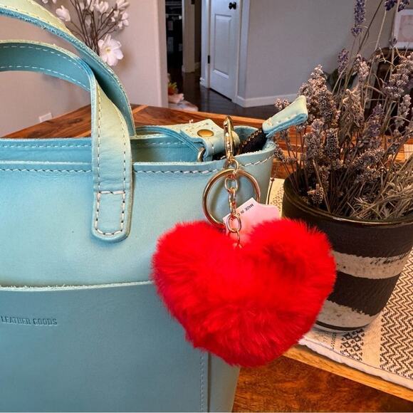 NWT Fuzzy Red Heart Key Chain Heart Purse Charm Love Key Chain - Picture 1 of 2